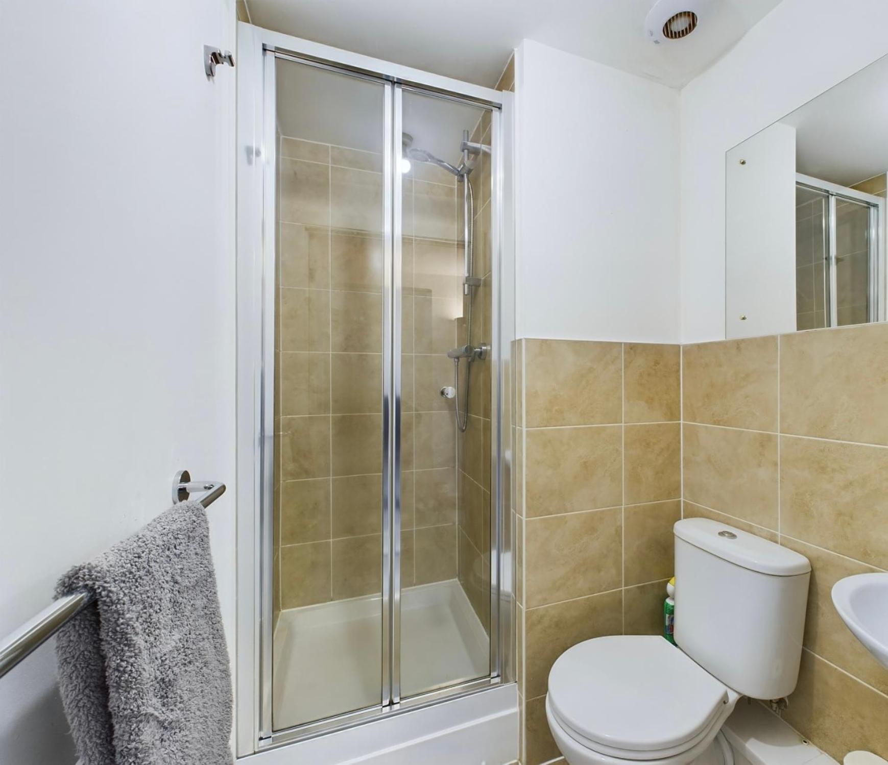 Modern 2 Bed City Apartment With Private Parking Swansea Extérieur photo