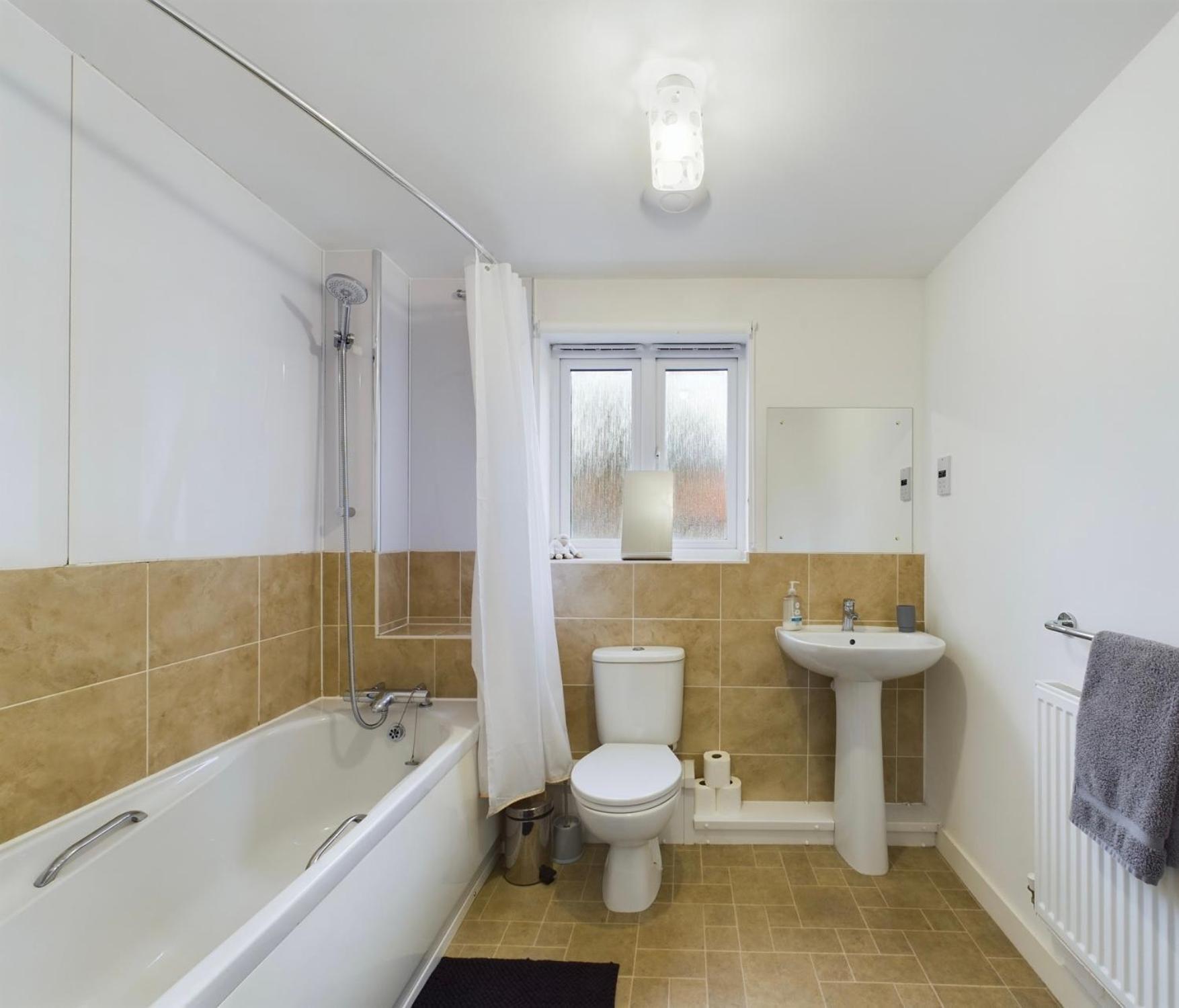Modern 2 Bed City Apartment With Private Parking Swansea Extérieur photo